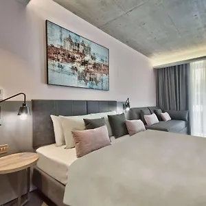https://number-11-urban-hotel.qawrahotelsmalta.org
