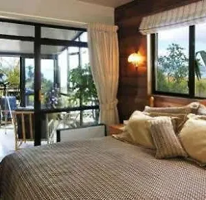 Hotel Waiteti Lakeside